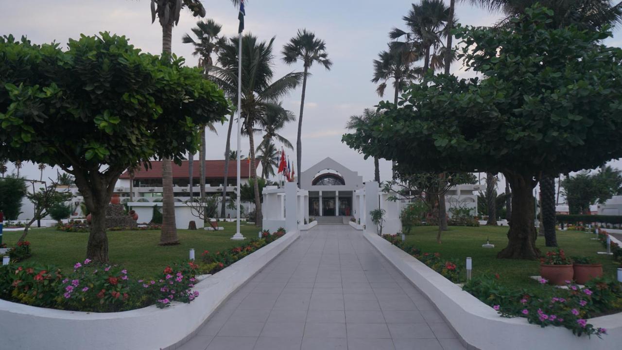 Sunbeach Hotel & Resort Bakau Extérieur photo