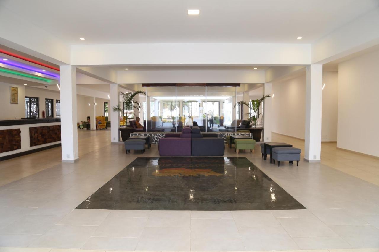 Sunbeach Hotel & Resort Bakau Extérieur photo